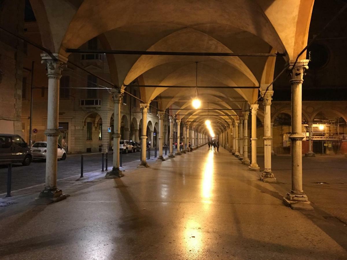 Visione Strada Maggiore 62 Bologne Extérieur photo
